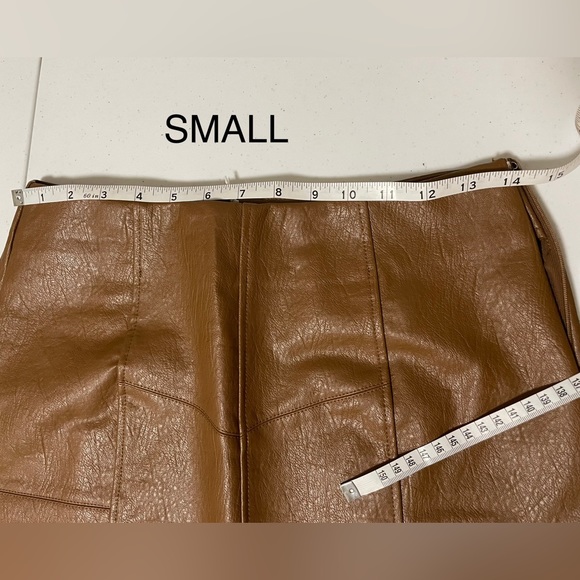 Vegan Leather mini skirt - Picture 3 of 6